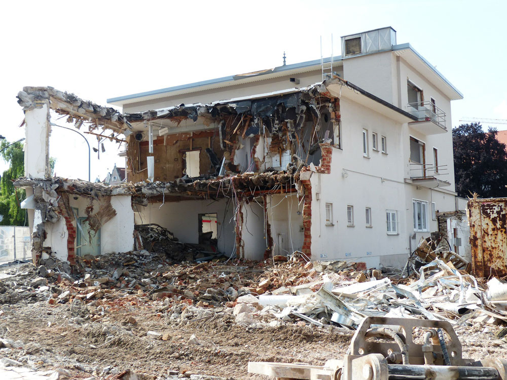 petite demolition